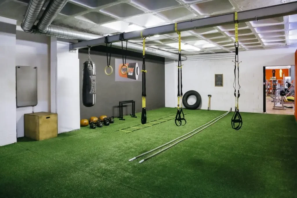 cesped instalado en gimnasio
