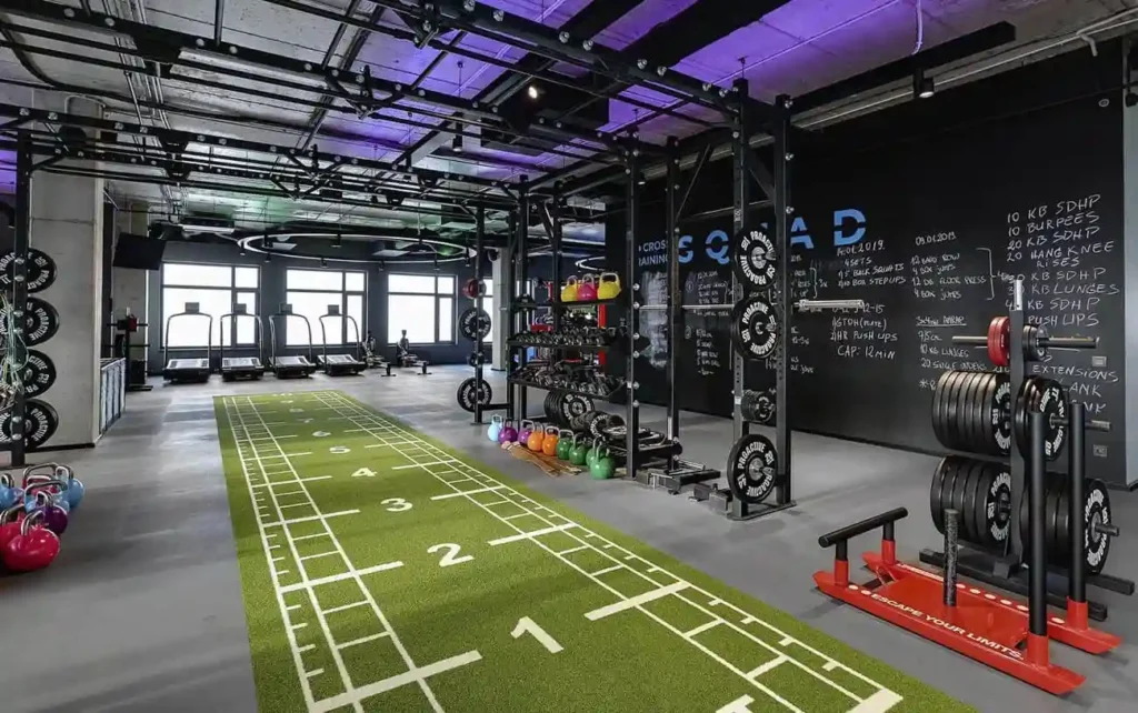 cesped deportivo en gimnasio 